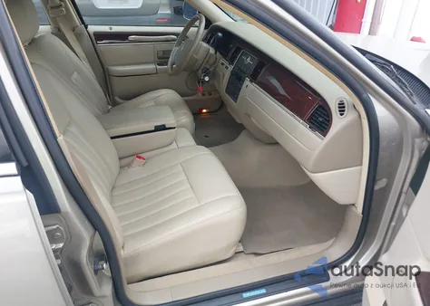 2006 Lincoln Town Car Signature from USA, damaged, VIN 1LNHM81V76Y649154